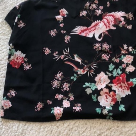 PEEK A BOO SHOULDER - Picture 2 of 4